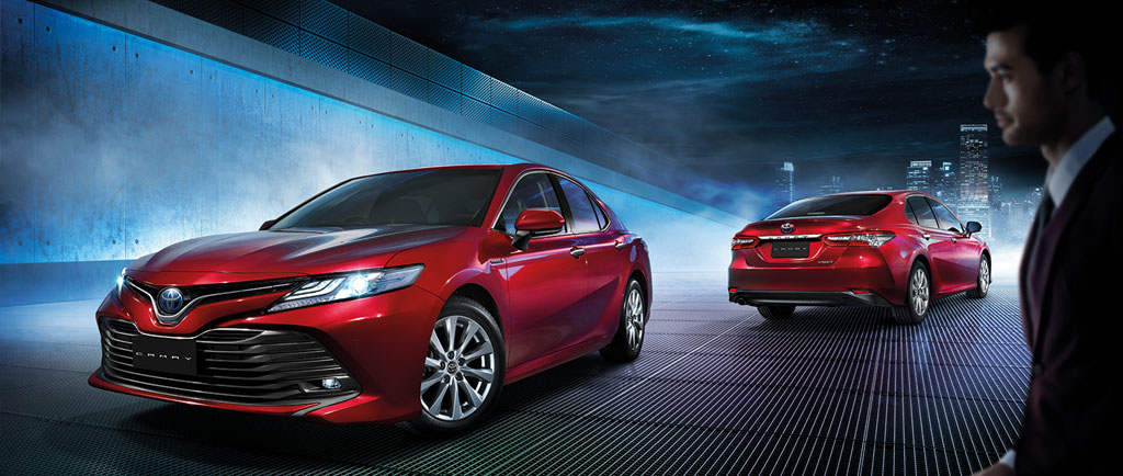 เปรียบเทียบ Toyota Camry Hybrid 2020 รุ่น Top และ รุ่นรอง Top